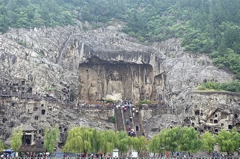  Longmen Grottoes - Mystisiä Buddhan veistoksia 1500 vuoden takaa!